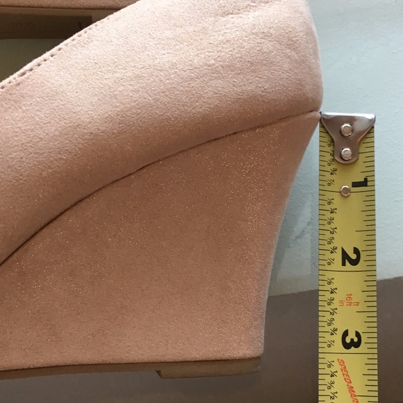 Fioni Champagne Bliss Peep Toe Wedge - Picture 5 of 6